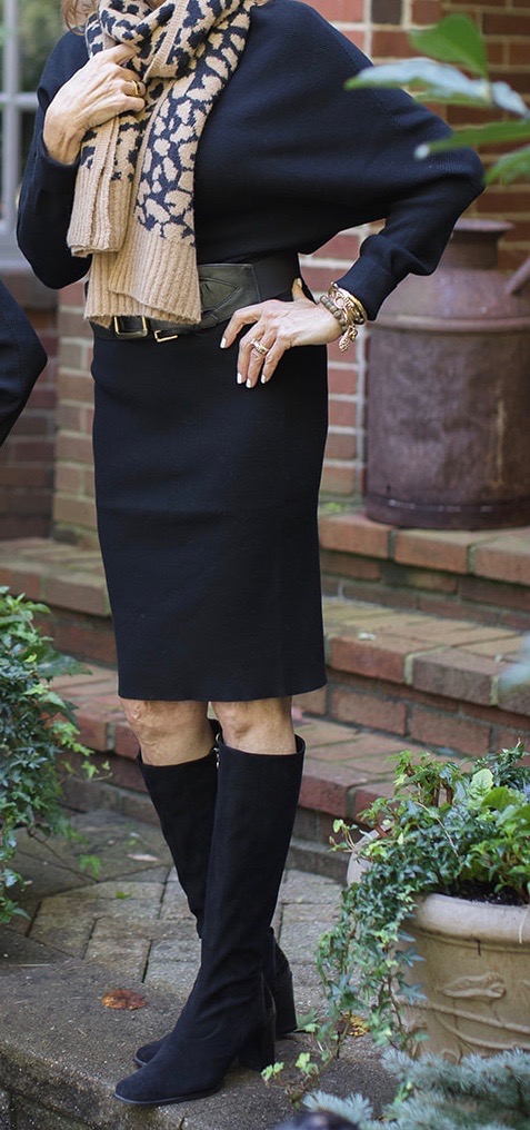 Black dress with black knee hight suede boots